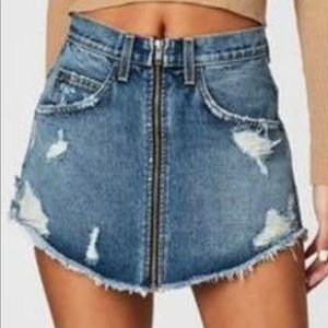 CARMAR DENIM SKIRT (never worn)